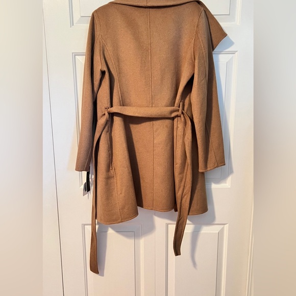 Tamari Coat, Size Large, Camel - Picture 5 of 9